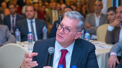 وزير البترول يصدر حركة تنقلات محدودة في شركات الإنتاج 