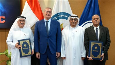 «البترول» توقع 3 اتفاقيات جديدة بمناطق الصحراء الغربية وخليج السويس وشمال سيناء باستثمارات تزيد عن 121 مليون دولار