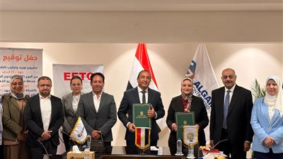 «نقل الكهرباء» توقع عقدًا جديدًا لتدعيم شبكة الجهد العالي وربط محطة مترو الخط الرابع بالشبكة القومية