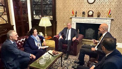 وزير البترول يلتقي وفد رفيع المستوى من البنك الأوروبي لإعادة الإعمار والتنمية