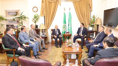 رئيس الأكاديمية يستقبل وفداً من هيئة المحطات النووية لبحث التعاون