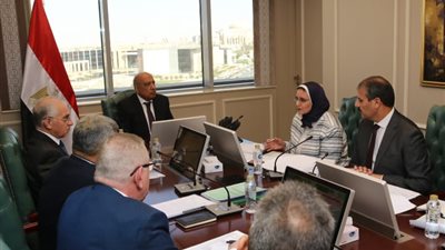 وزير الكهرباء ومدير “مشروعات الخدمة الوطنية” يبحثان التعاون في مشروعات التغذية الكهربائية في مناطق التنمية الزراعية والصناعية