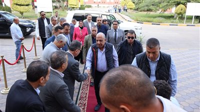 ميدانياً.. وزير الكهرباء يتفقد محطة توليد كهرباء النوبارية بمحافظة البحيرة