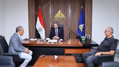 محافظ دمياط يلتقى المهندس فتوح علام ويُهنئه لترقيته نائباً لرئيس شمال الدلتا لتوزيع الكهرباء