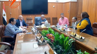 رئيس«الإسكندرية للكهرباء»يواصل لقاءات جبر الخواطر لحل المشاكل والشكاوى 