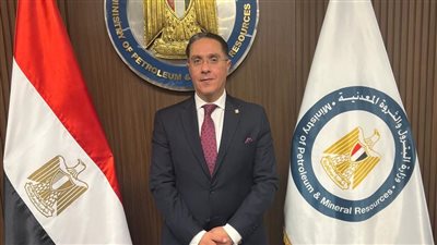 ماذا تعرف عن المحاسب وسام عادل مساعد رئيس شركة أموك الجديد ؟