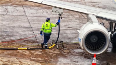 مصر تسعى لاقتراض 400 مليون دولار لتمويل مشروع وقود الطائرات المستدام