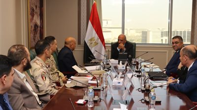 عصمت يجتمع برؤساء «المصرية للتعدين» والجهاز التنفيذي للإشراف على مشروعات المحطات النووية وهيئة المواد النووية