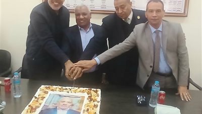 تكريم المهندس إبراهيم عبيد لبلوغه سن التقاعد بعد مسيرة عطاء طويلة ب«المحطات المائية»