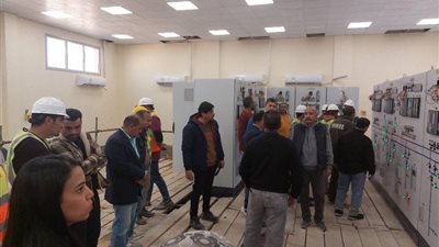 كهرباء مصر الوسطى تنجح في وضع الجهد على محطة محولات مزارع بني سويف