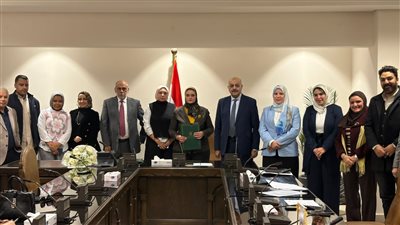 المصرية لنقل الكهرباء توقّع عقداً جديداً لتعزيز استقرار الشبكة القومية ودعم مشروعات طاقة الرياح بخليج السويس