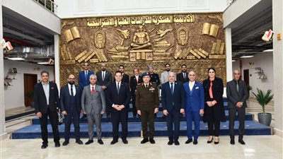 سناء نجيب تجتاز دورة «رجل الدولة» بكلية الدفاع الوطني بأكاديمية ناصر العسكرية