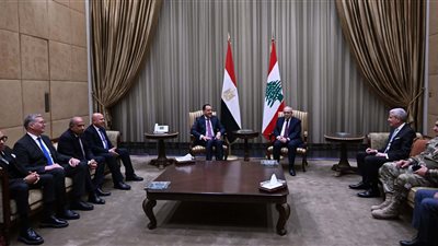 وزيرا الكهرباء والبترول يرافقان رئيس الوزراء خلال زيارته للبنان