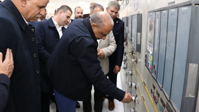 وزير الكهرباء ومحافظ الشرقية يتفقدان محطة محولات الزقازيق ويشهدان وضع الجهد وإطلاق التيار الكهربائي