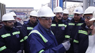 رئيس هيئة البترول يتابع ميدانيا رفع كفاءة مصفاتى الأسكندرية للبترول وميدور