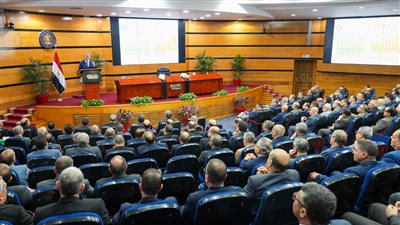 وزير البترول يستعرض خطط زيادة الإنتاج المحلي وتأمين احتياجات الغاز في صيف 2026