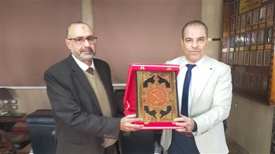 «مصر الوسطى»للكهرباء تكرّم المحاسب مجدي حسين تقديرًا لمسيرته المشرفة