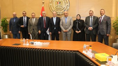 خلال ترؤسه «عمومية»القابضة..وزير الكهرباء:خفض الفقد وتحسين جودة التغذية ركائز خطة العمل الحالية