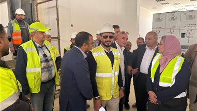 رئيس وقيادات نقل الكهرباء يتفقدون محطة محولات الروافع الجديدة
