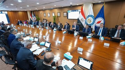 وزير البترول يعتمد الموازنة الاستثمارية للشركة العامة للبترول للعام المالي 2026–2027