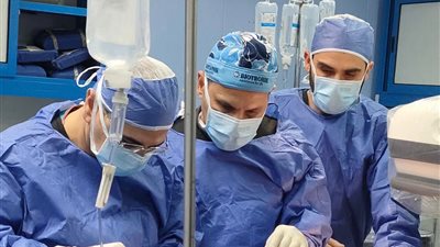 «مستشفى الكهرباء» يحقق إنجازًا طبيًا جديدًا بإجراء عمليات قلب معقدة لكبار السن بنجاح