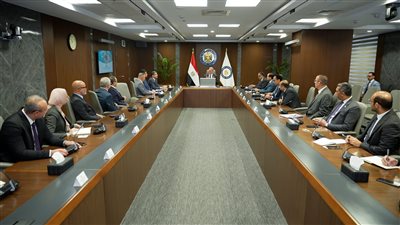 وزير البترول: تسريع تطبيق تقنيات الحفر الأفقي والتكسير الهيدروليكي لزيادة الإنتاج البترولي