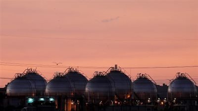 مصر تستهدف تشغيل كامل طاقات سفن تغويز الغاز المسال الشهر المقبل