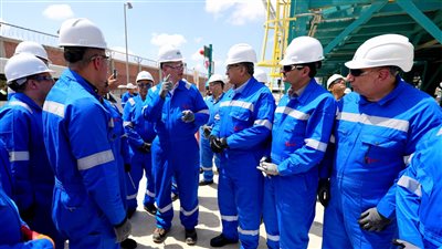 وزير البترول يتفقد التشغيل التجريبي لتوسعات مجمع جاسكو بالصحراء الغربية لإنتاج مشتقات الغاز عالية القيمة