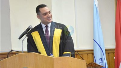 د.أحمد محمد إيهاب الدين.. فى بحث الدكتوراه: التحدى الحقيقى ليس فى صياغة الاستراتيجيات.. بل القدرة على تطبيقها بكفاءة