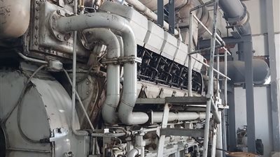 رئيس “مصر الوسطى” للكهرباء يشهد تشغيل وحدة ديزل جديدة لتأمين التغذية بالفرافرة