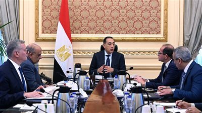 رئيس الوزراء يتابع الجهود الحكومية لتوفير المنتجات البترولية وتعزيز المخزون