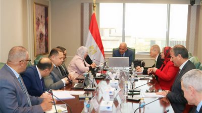 وزير الكهرباء يبحث مع وفد البنك الدولي دعم الشراكة في مجالات تقوية الشبكة الموحدة