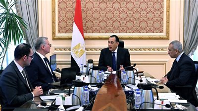 تسوية مستحقات الشركاء الأجانب بحلول 10 يونيو المقبل.. رئيس الوزراء يتابع  مع وزير البترول ملفات العمل