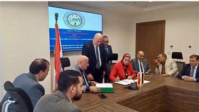 المصرية لنقل الكهرباء توقع عقد إنشاء محطة محولات منيا القمح الجديدة