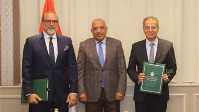 توقيع بروتوكول تعاون بين القابضة للكهرباء واتصالات مصر لإحلال العدادات التقليدية بأخرى ذكية