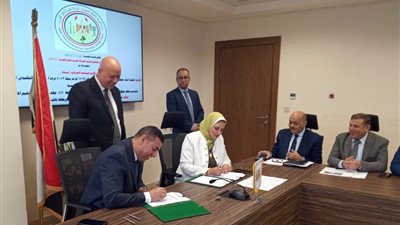 المصرية لنقل الكهرباء توقع عقدًا مع إجيماك لإنشاء محطة محولات بني خالد الجديدة 