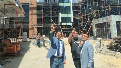 رئيس مصر للبترول يتابع ميدانيا تطوير محطة شيراتون استعدادا لافتتاحها