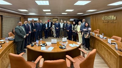 قيادات عالم الطاقة يشاركون في نقاشات استقرار منظومة الطاقة في صيف 2026 بمقر حزب العدل
