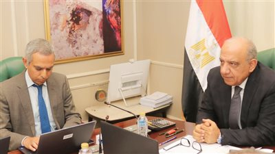 وزير الكهرباء يبحث مع وفد البنك الدولي تعزيز سبل الشراكة والتعاون في مجالات الاستدامة المالية