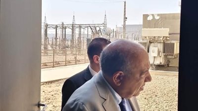 جولة مفاجئة.. وزير الكهرباء يتفقد محطة محولات القاهرة الجديدة جهد 220\66\22 ك.ف سعة 675 ميجافولت أمبير