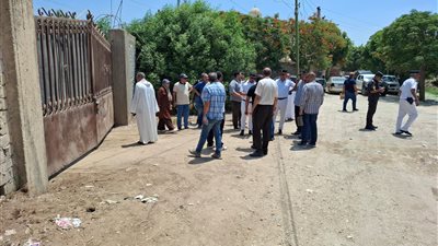 بالقوة الجبرية.. “نقل الكهرباء” تنفذ البرج رقم 44 بخط منوف - باسوس لتأمين مسار المشروع