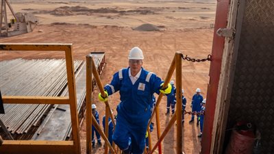 وزير البترول يتفقد استئناف أعمال الحفر بحقل البركة في أسوان بعد توقف منذ عام 2022