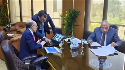 وزير الكهرباء يتابع مع رئيس المواد النوية  مستجدات تنفيذ مشروعات الكيانات الاقتصادية الخاصة بتعظيم العوائد من المواد الأرضيّة
