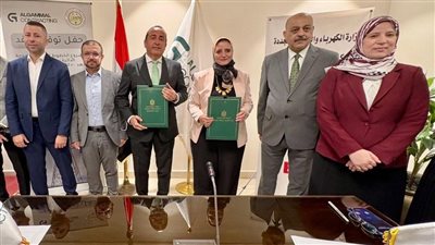 المصرية لنقل الكهرباء توقع عقدًا جديدًا لإنشاء خط جهد 500 ك.ف