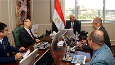 وزير الكهرباء يتابع مع هواوي الصينية مستجدات مشروع التصنيع المحلي لبطاريات تخزين الطاقة