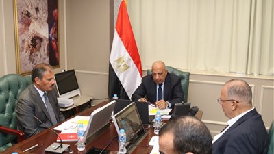 عبر تقنية الفيديو كونفرنس٠٠وزير الكهرباء يتابع مع الاستشاري الدولي مستجدات العمل على تحديث استراتيجية الطاقة المتكاملة